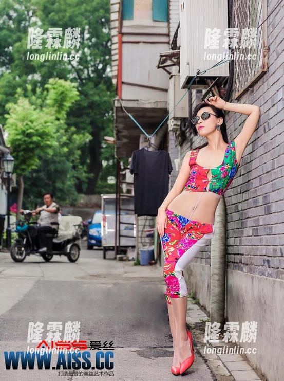 AISS爱丝(钻石版) - 弄不懂这吊带，陈雅漫的作品合集让你迷糊。
