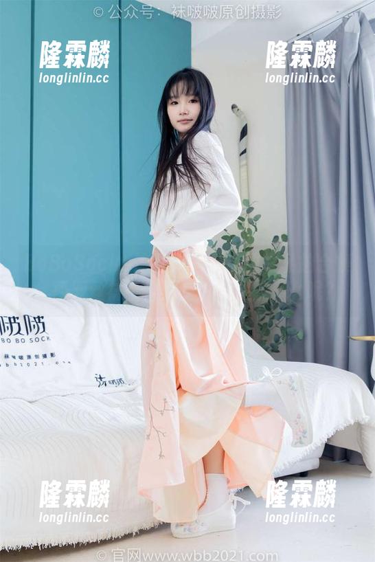 BoBoSocks袜啵啵 - 看小甜豆私拍合集，两双丝袜叠穿之后，他在想什么呢？