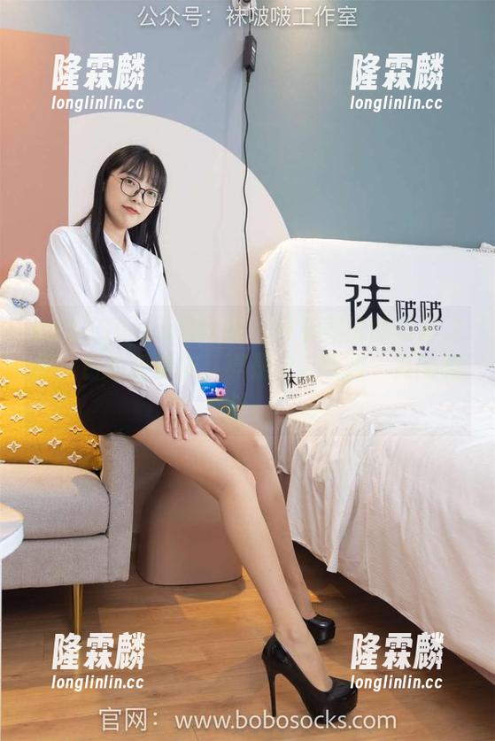 BoBoSocks袜啵啵-果冻 BoBoSocks袜啵啵 - 分享果冻的摄影之旅,白色脏棉袜,真是让人眼前一亮的组合。