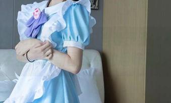 BoBoSocks袜啵啵 – 当稚予遇上两双人字拖:最新图集中的趣味混搭