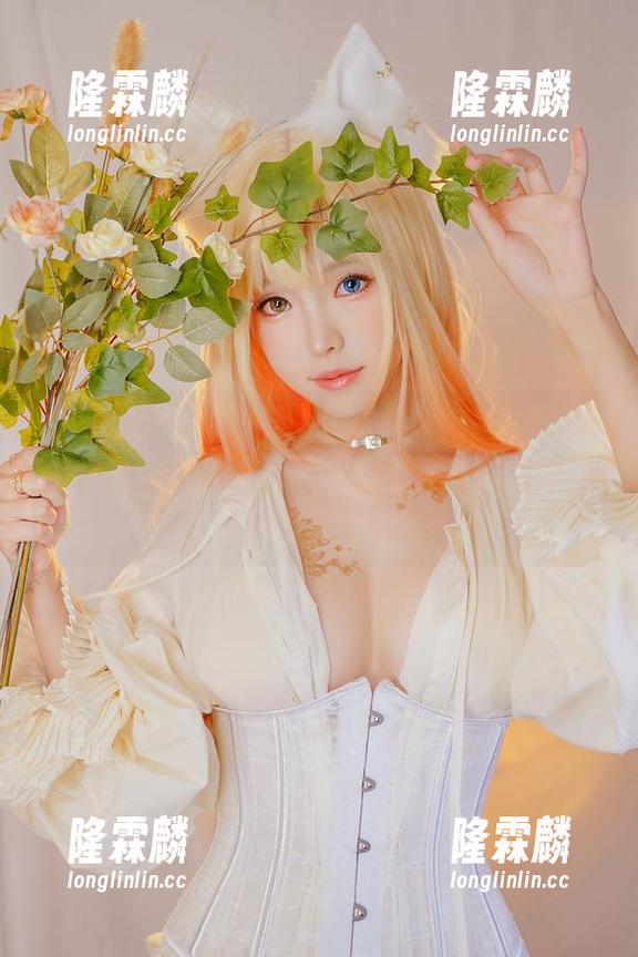 “诗乃弓箭”的套图果然高能，ElyEE子要是能射中我的心，估计我得重头再来一次。