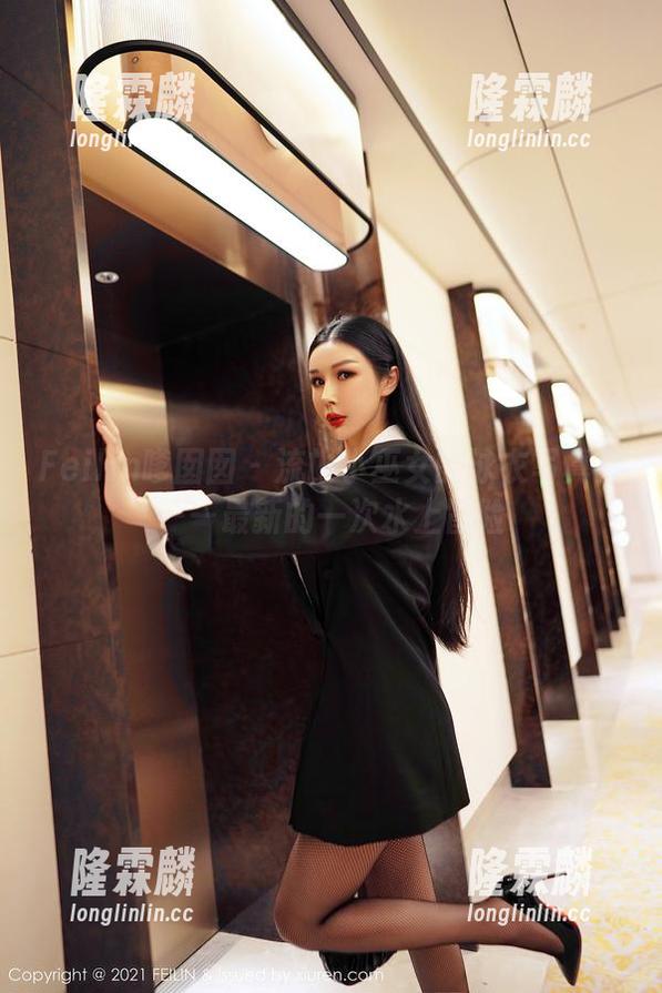 Feilin嗲囡囡 - 流氓小巫女的泳衣写真集——最新的一次水上冒险