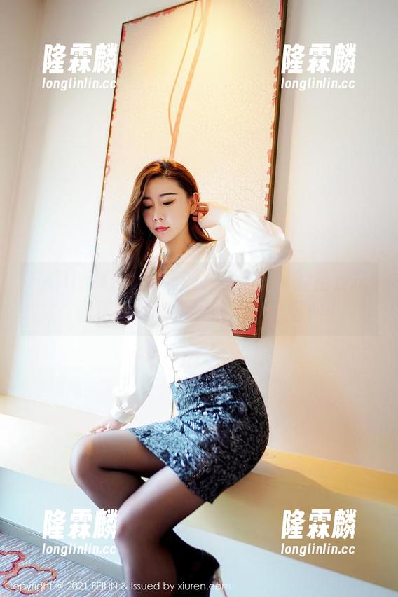 Feilin嗲囡囡 - 陈雅漫VICKY的免费写真正好打破传统旗袍的束缚！