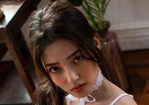 G.su(全智秀)的镂空造型，咋一看还以为是艺术展，下载时要小心哦！