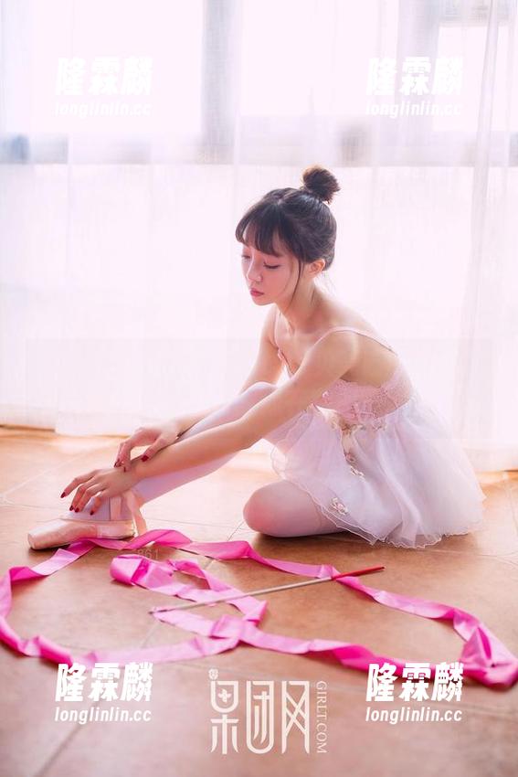 GIRLT果团网-little贝壳喵 GIRLT果团网 - 在little贝壳喵的白色世界里,看高清图包就像在翻阅一本杂志。