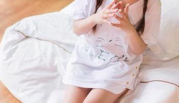GIRLT果团网 – 张小喵,吊带成就她的小宇宙,合集里藏着几张我愿意做壁纸的画面。