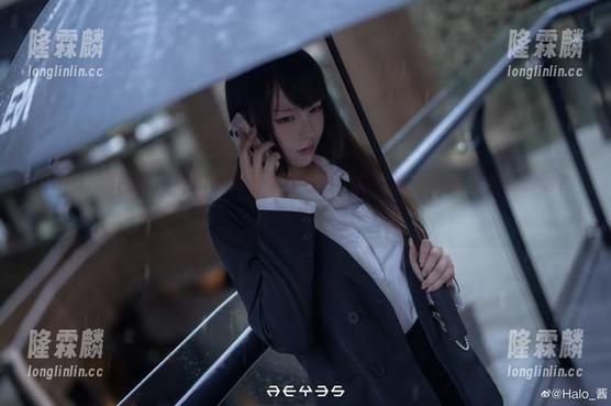 Halo_酱 Halo_酱的黑白私拍,原图看得我直想问‘能不能来点彩色的呀?’