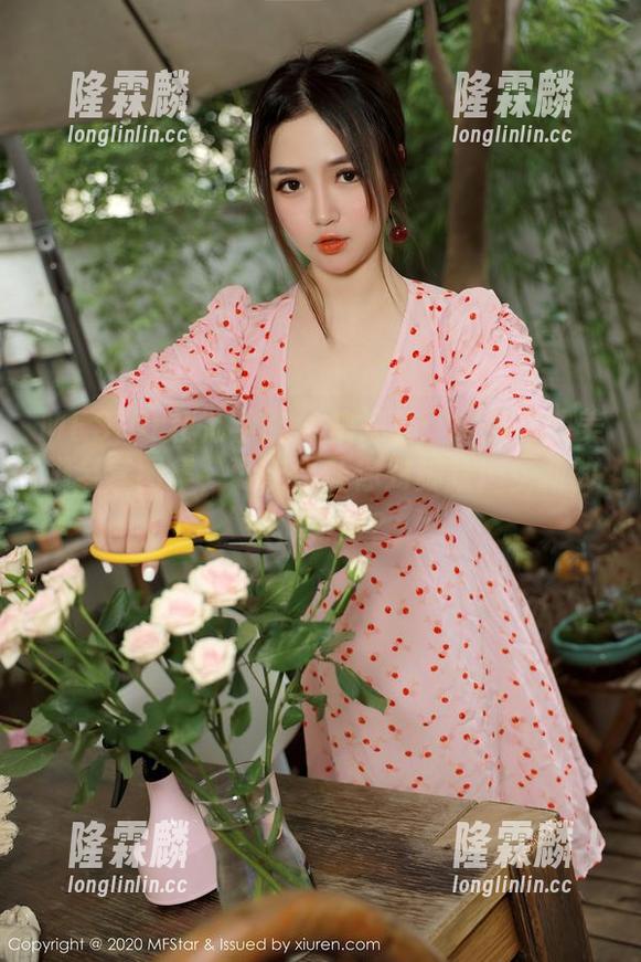 MFStar模范学院 - 快来看：宅兔兔的美脚全套图集，可能会让你对脚趾产生新的敬仰方向？