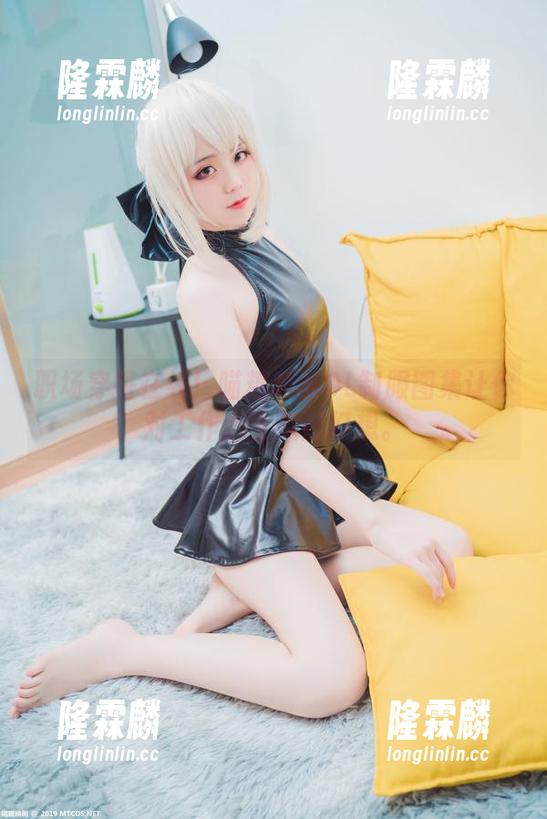 职场穿搭在线！喵糖映画OL制服图集让你对工作心生美好幻想。