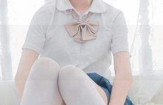 喵糖映画的水手服学妹，免费的照片那么清新，想不想试试？