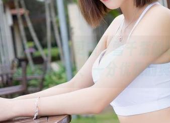 MiStar魅妍社 – 更新!雪千紫的泳衣写真,真是九分浮夸、一分优雅的典范。