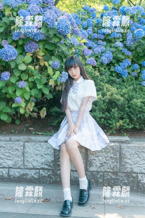 Shika小鹿鹿 棉袜不怕冷,Shika小鹿鹿的袜子正面开撕,图片更新,内心独白实在阻止不了啊!
