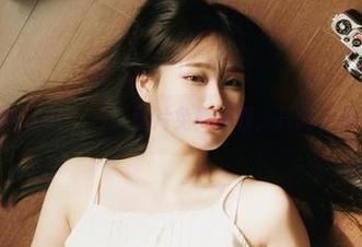 校园里的Sira(시라)，图片免费获取，只需一颗好奇的心