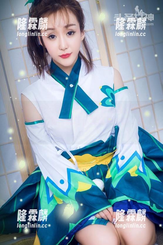 TouTiao头条女神 - 校园都是我们的舞台，信悦儿定制写真让你发现其中的‘戏’！
