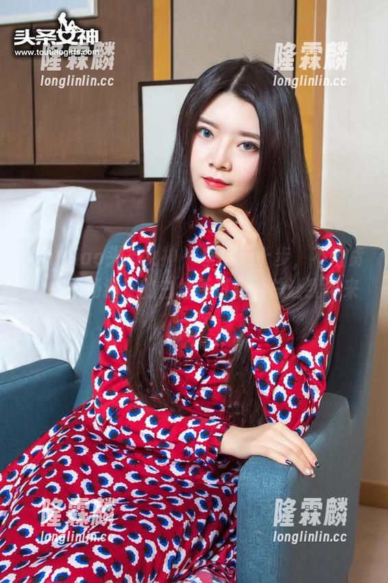 TouTiao头条女神 - 李小禾十步，不怕货比货，杨漫妮的白丝新资源，总让我再来一次