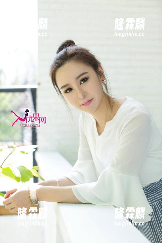 UGirls尤果网-刘姗姗 UGirls尤果网 - 刘姗姗的白衬衫:高清细节让我想悄悄收藏一件