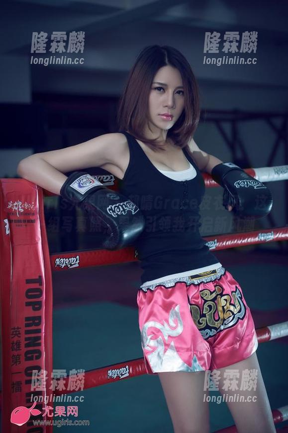 UGirls尤果网-郝晴Grace UGirls尤果网 - 郝晴Grace皮衣风:这一组写真照,果然引领我开启新风潮