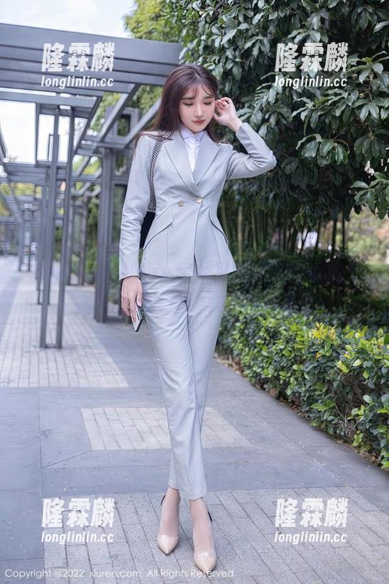 Xiuren秀人网 - 图片里的会飞的小虎牙，不只是礼服，更是一种态度