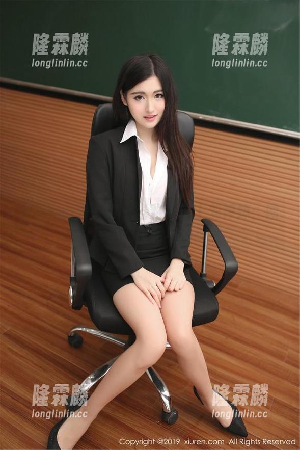 Xiuren秀人网 - 当豹纹遇上刘婷婷：图库里的优雅与叛逆