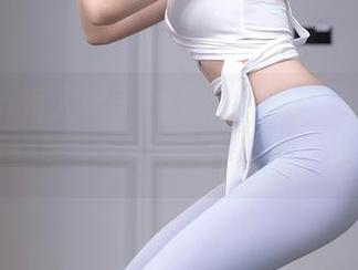 Xiuren秀人网 – 夏馨瑶的圣诞全套：自我安慰的好工具，买了也不一定会用。