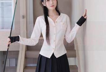 Xiuren秀人网 – 美图连连看，孟狐狸FoxYini的少女在这里和你免费探讨。