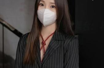 Xiuren秀人网 – 内衣美图集合：林文文yooki的自我审视