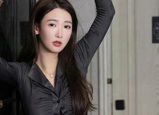 Xiuren秀人网 – 图片中的邹晶晶,也许在和棉袜们开小会