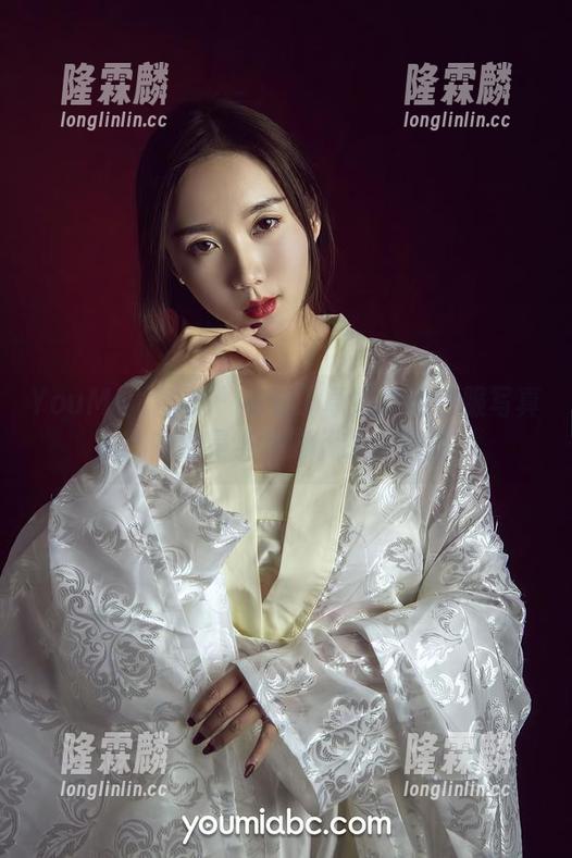 YouMi尤蜜荟 - 我看了卓娅祺的校服写真，心中满是学生时代的小遗憾。