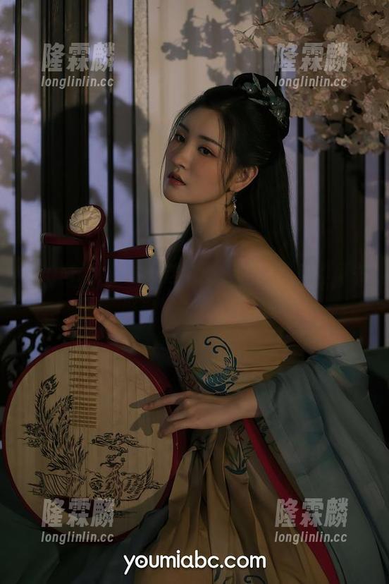 YouMi尤蜜荟-李承美 YouMi尤蜜荟 - 这个图库,李承美的秘书形象你受得了吗?