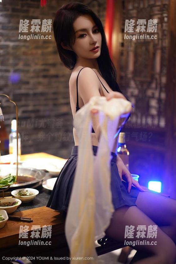 YouMi尤蜜荟-穆菲菲 YouMi尤蜜荟 - 难道我也可以像穆菲菲一样,穿个豹纹照片就能瞬间有气场?