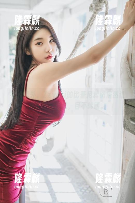 Zzyuri 有点意外,Zzyuri的比基尼套图居然让我停留在这里,目不转睛。