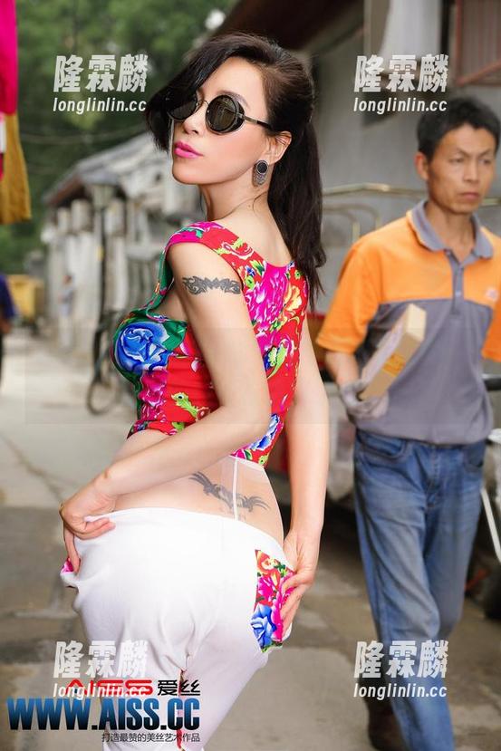 aiss - 索菲的JK套图，精选完美比例，隐藏的东西你猜到了吗？