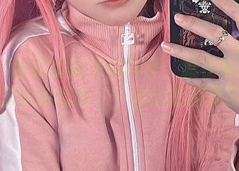roroki骷髅姬的灵魂写真:藏在秘密套图里的幽默感,一看就想尬舞!