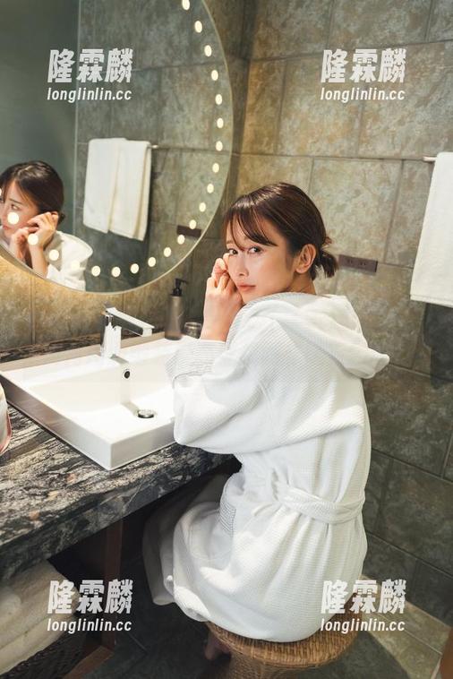 婚纱写真肤浅版：いくみ(育美)申请教你如何用绸缎装崇高理想而非隔夜剩饭！