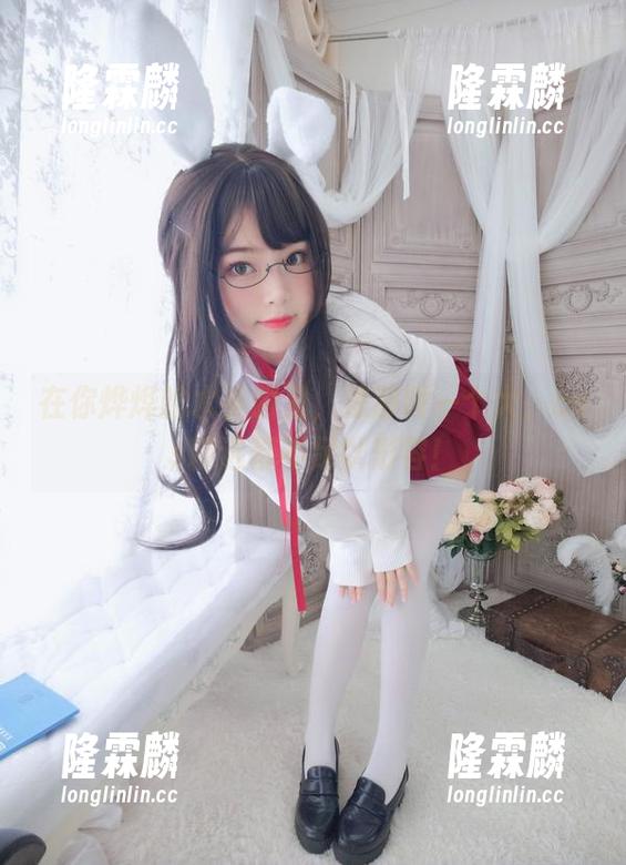 你烨烨 在你烨烨的水手服里,浪那叫一个大,cos精选都不足以形容!