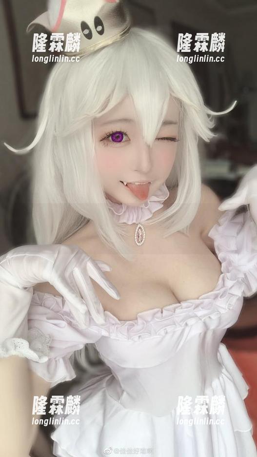 佳佳酱ovo 看见佳佳酱ovo的在线写真,职业装让人觉得她随时要开始开会,太可怕了吧?