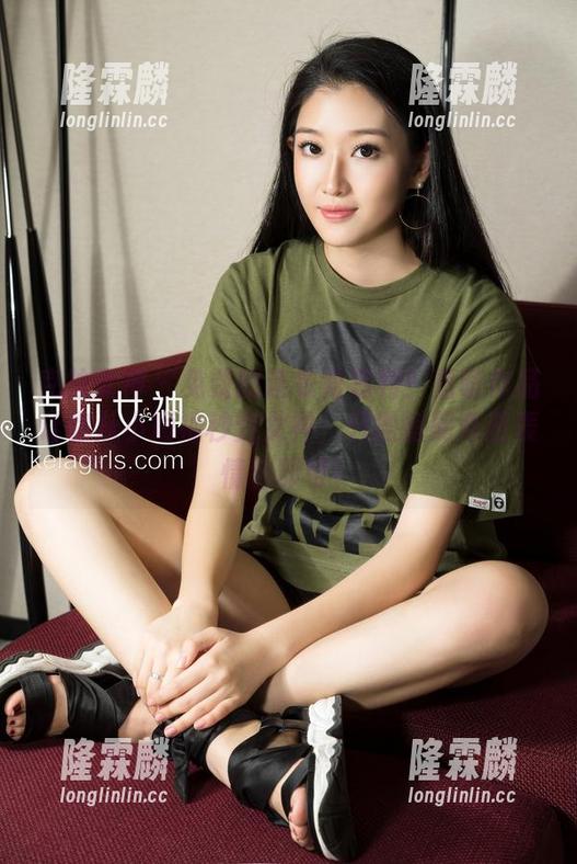 克拉女神-嘉萌 克拉女神 - 免费的连衣裙福利!嘉萌作品让你从小短袖秒变女神,只需搭配奇葩表情包即可!