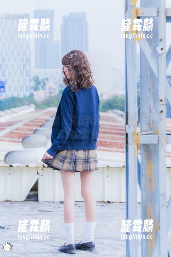 旧制服新玩法，兔玩映画预约下载原图，你绝对没见过。