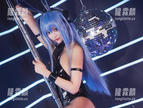 冬马路纱 婚纱?冬马路纱这次的图片更新我完全杜撰不出合理解释!