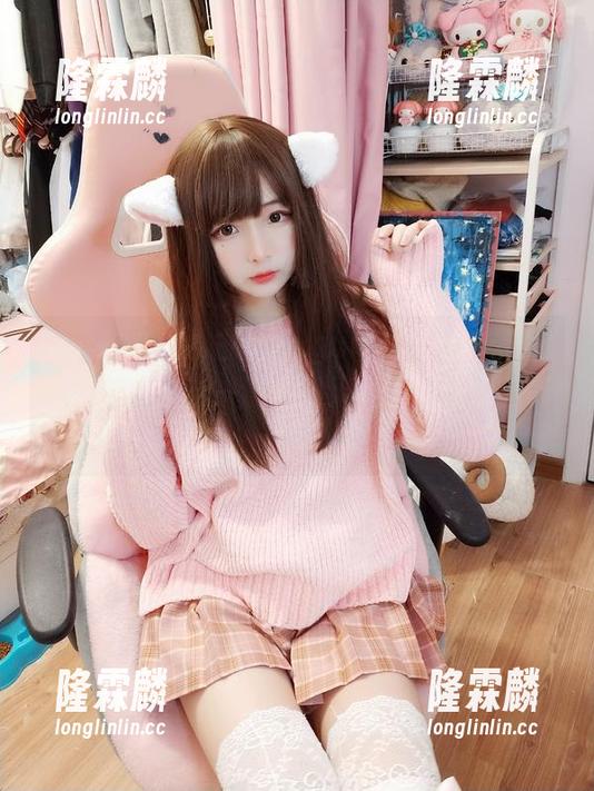 古川kagura 男人的衣柜:古川kagura,淡蓝衣、白袜、裸足,这一切都是无圣光的美图进行时!