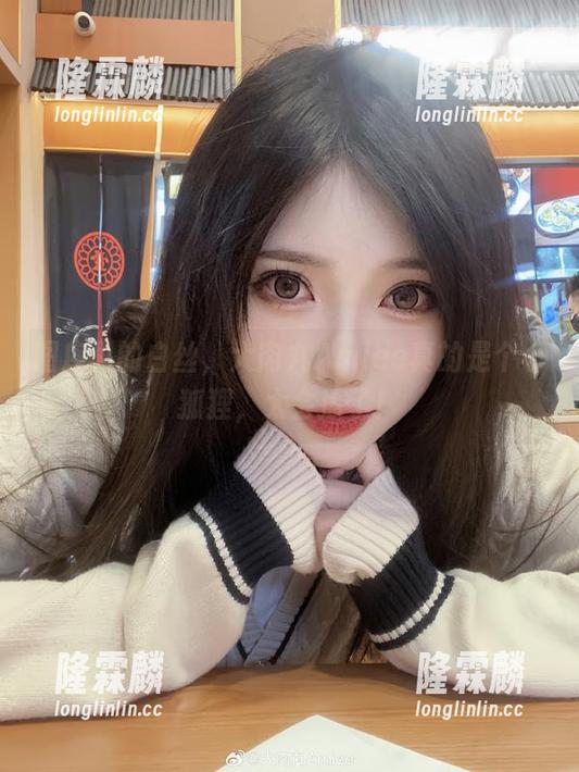 图库里的白丝，大肉丸Amiee真的是个小狐狸，太会撩了！