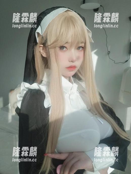 女主K 女主K的蓝色泳装女仆照片合集:清水无负担,只想‘泳’在春风里!
