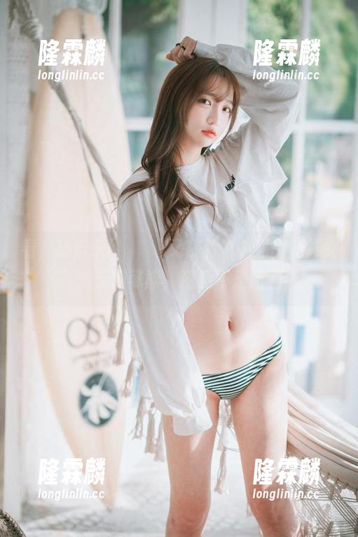 看，孙乐乐(손예은)又在私拍中强调“修女”的无限可能，资源不是问题！