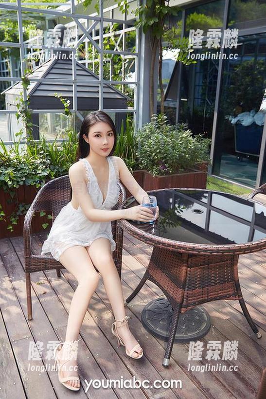 尤蜜荟 - 卓娅祺的美足之旅——图集中那一抹灵动