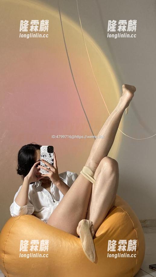 徐绾绾yyyy 微密圈 - 徐绾绾yyyy高清户外写真,居然能把云彩都衬得这么好看,真是个狠角色。