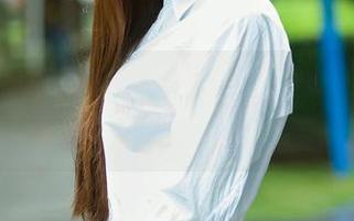 推女郎 – 赵惟依的短裤图册：快来，别让免费的机会溜走了！