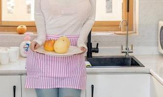 星颜社 – 李丽莎的高清写真,“白色”很干净,但她的姿势真让我琢磨不透啊。