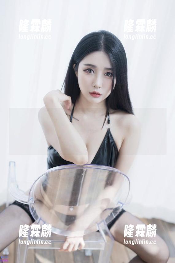 这个睡衣作品，普美Bomi(보미)你是想让我羡慕cos的人设吗？我想扔掉我的旧睡衣啊