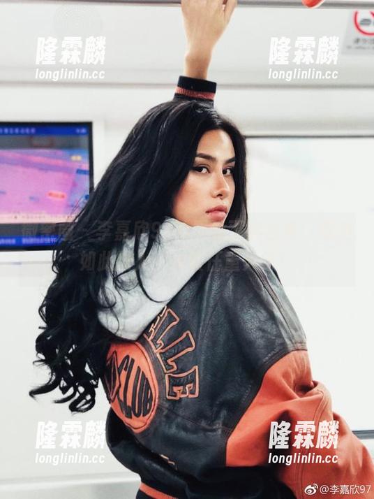 李嘉欣97 微密圈 - 李嘉欣97的黑丝丁裤合集,竟然如此撩人,我责任重大呀!