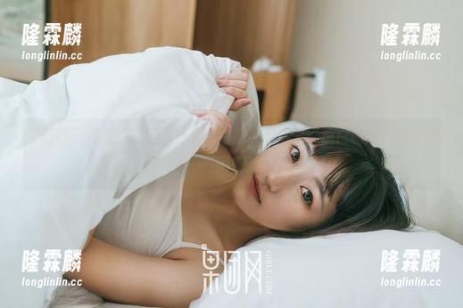 果团网-周妍希 果团网 - 最新照片看周妍希黑白照,配得上“黑白相间,情意绵绵”的诗句——不过是我随便说说的。